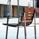 santacole_bancs_bilateral_banc_bilateral_3_modules_dont_deux_avec_dossiers_inverses_et_un_accoudoir_a_chaque_extremite_cunill__julio_6-150x150 - Bilateral - en bois Mobilier urbain 