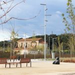 santacole_bancs_bilateral_banc_bilateral_3_modules_dont_deux_avec_dossiers_inverses_et_un_accoudoir_a_chaque_extremite_serra__mia_5-150x150 - Bilateral - en bois Mobilier urbain 