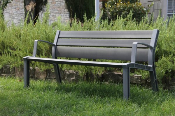 aigle_bancs-neoromantico-color-600x400 - A propos - 