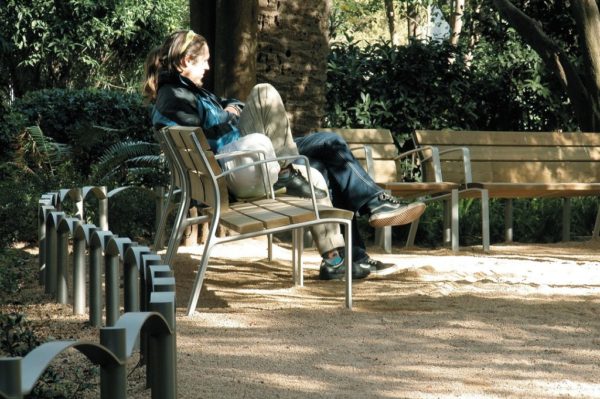 chambesy_banc-en-bois-neoromantico-liviano-600x399 - A propos - 